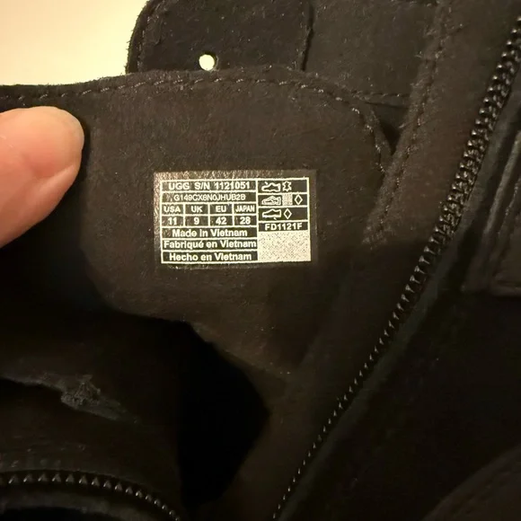 NEW UGG ZORRAH CALF HAIR BLACK BOOT Size: 11 - Picture 4 of 9